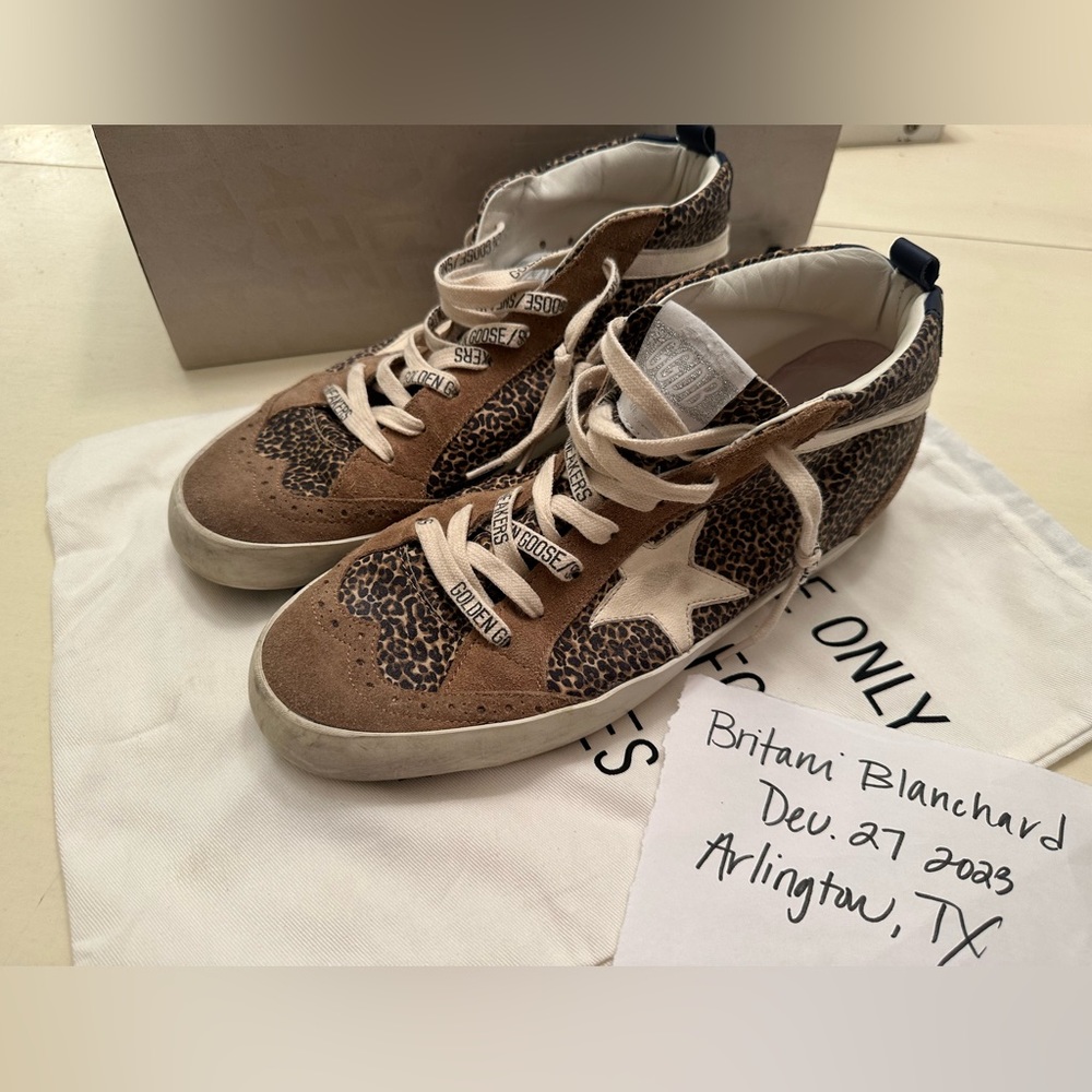 Golden Golden Leo Midstars. Nordstrom Private EDT. Size 40.